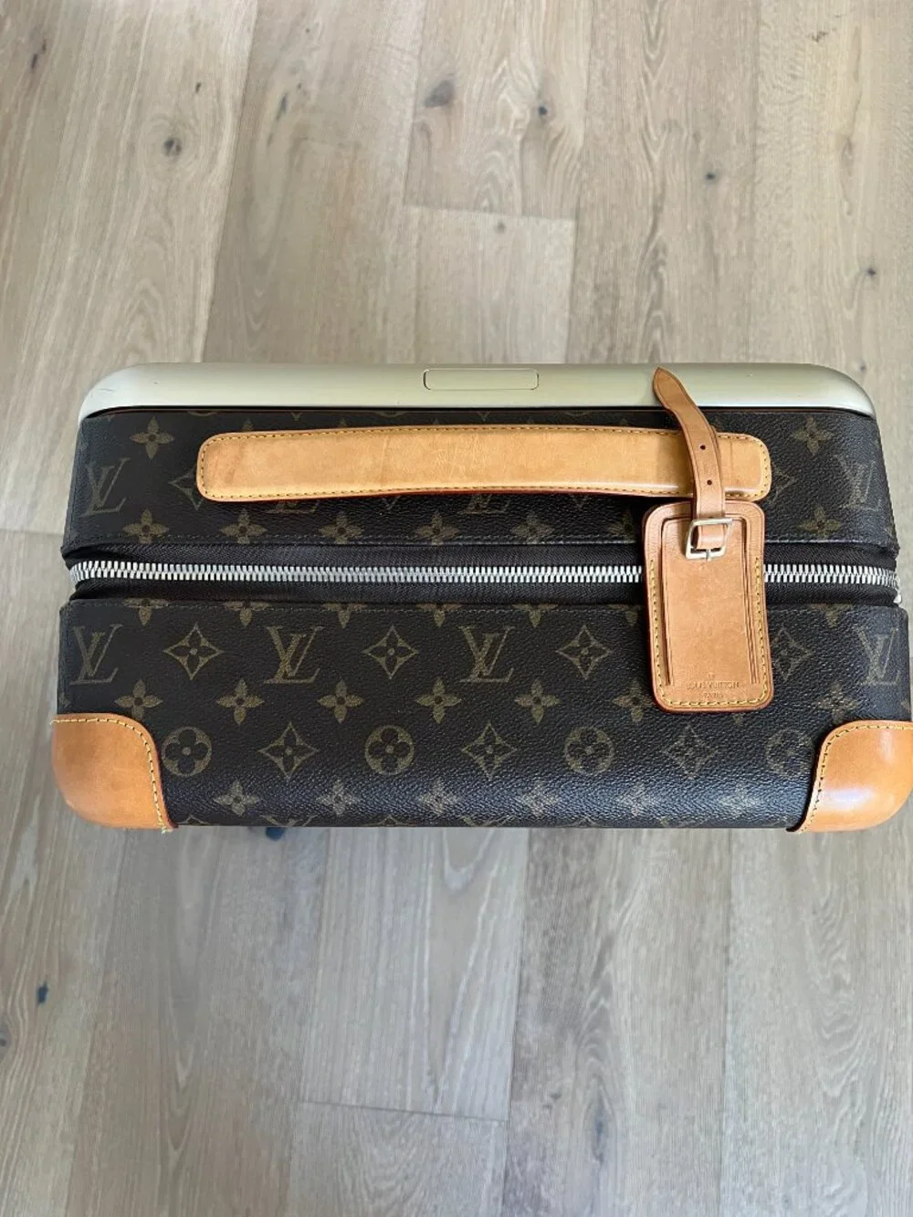 Louis Vuitton Horizon 55
